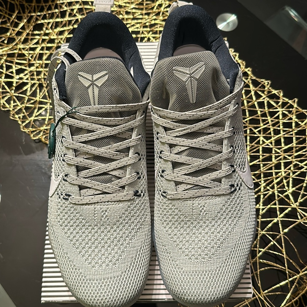 NIKE XI ELITE LOW AS - MENS SIZE US 12